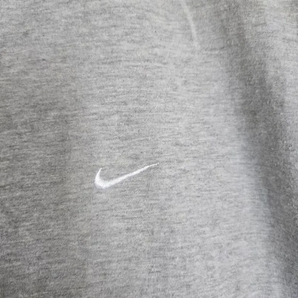 Nike Gray Men's XL Cotton T-Shirt - Classic‎ Athletic Fit Everyday Logo Tee